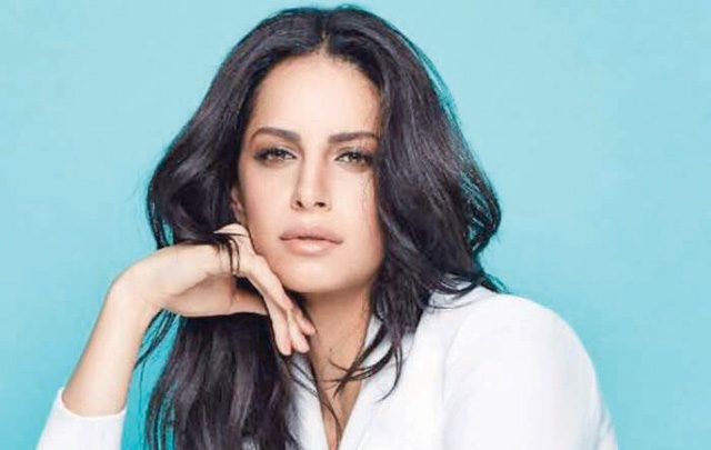 آمال ماهر تؤجل طرح ألبومها