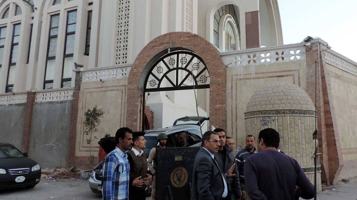 القصة الكاملة لحادث كنيسة الزعفرانة في المنيا المصرية (فيديو)