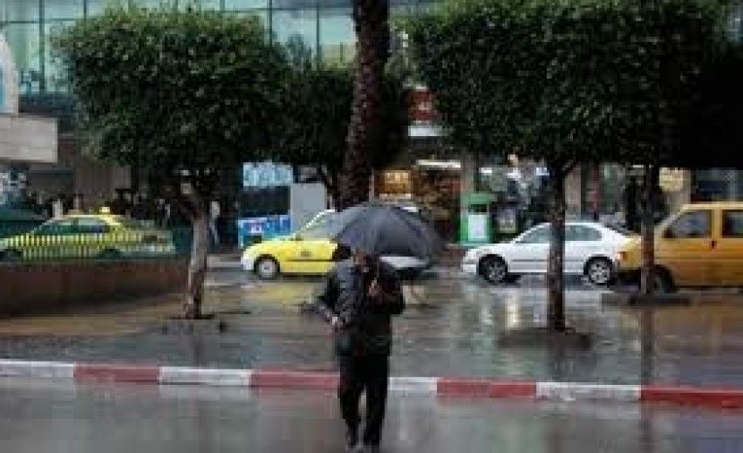 الحكومة تعلن بدء الدوام في المؤسسات غداً الساعة 9 صباحاً بسبب الأحوال الجوية