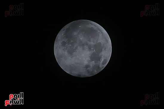 العالم يشهد أول خسوف كلى للقمر فى عام 2019 لمدة 63 دقيقة