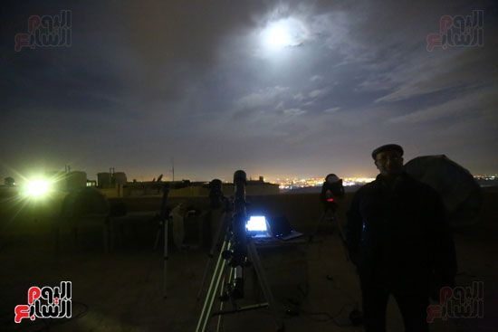 العالم يشهد أول خسوف كلى للقمر فى عام 2019 لمدة 63 دقيقة