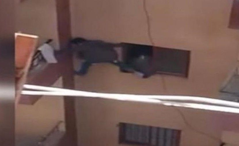 فيديو طفل البلكونة HD -- فيديو طفل البلكونة الاصلى - YouTube كامل | فيديو «طفل البلكونة» بدون قطع