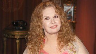 شاهد.. نيللي ترقص وتغني علي أنغام وليد توفيق