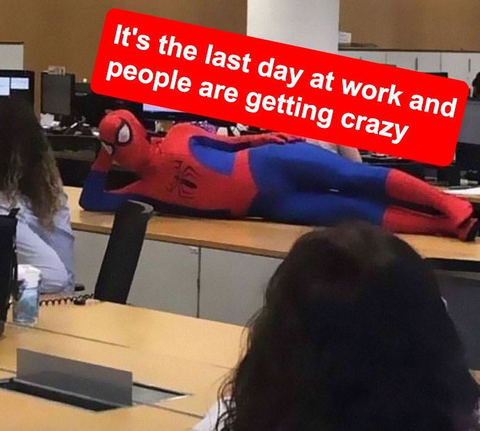 موظف بنك يتحول لـ"سبايدر مان" فى آخر يوم فى وظيفته.. اعرف الحكاية