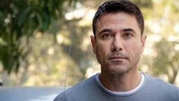 أحمد عز يتجاهل أبناء زينة ويرتبط بهذه الفتاة!