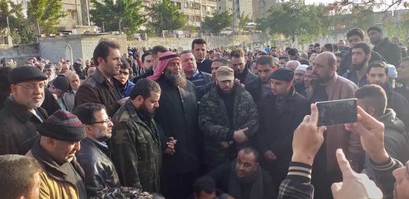 صور- تشييع جثمان الحاج معين أمين مشتهى بموكب جنائزي مهيب في غزة