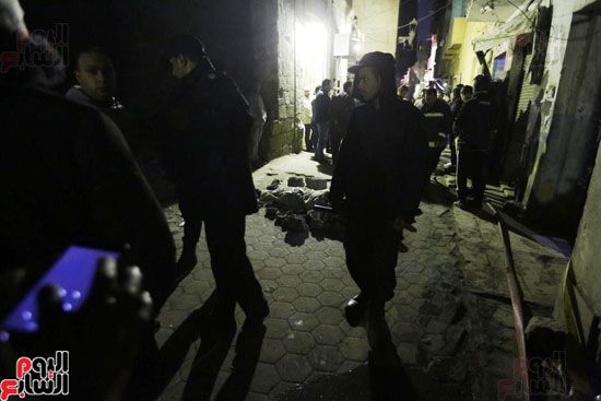 صور.. "اليوم السابع" بموقع انفجار "الدرب الأحمر".. تهشم واجهات 5 محال تجارية