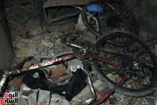 صور.. "اليوم السابع" بموقع انفجار "الدرب الأحمر".. تهشم واجهات 5 محال تجارية