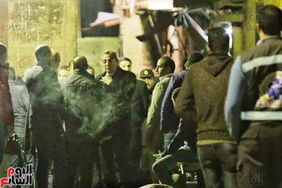 صور.. "اليوم السابع" بموقع انفجار "الدرب الأحمر".. تهشم واجهات 5 محال تجارية