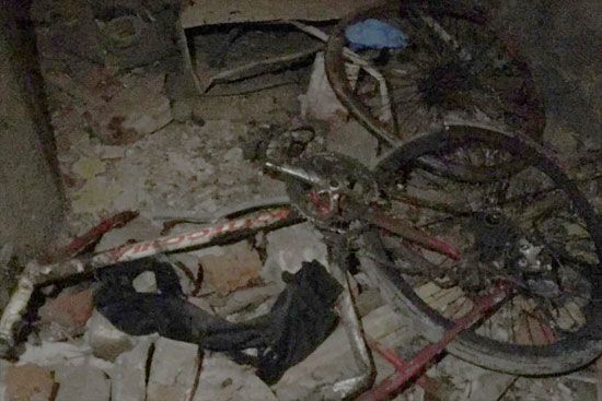 صور.. "اليوم السابع" بموقع انفجار "الدرب الأحمر".. تهشم واجهات 5 محال تجارية