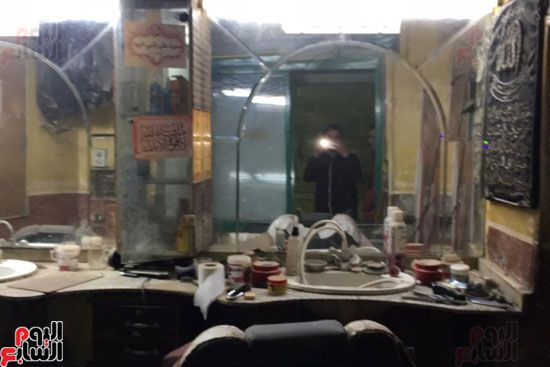 صور.. "اليوم السابع" بموقع انفجار "الدرب الأحمر".. تهشم واجهات 5 محال تجارية