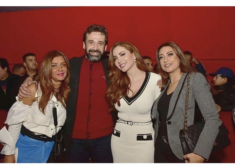 صور نسرين طافش تشاهد "نادي الرجال السري" مع نمس "باب ‏الحارة"