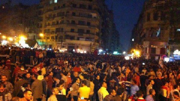 صور| «امسك إشاعة» مظاهرات في ميدان التحرير بسبب حادث رمسيس