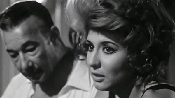 سهير رمزي وثرثرة فوق النيل .. رصد لمسيرة فتاة تائهة