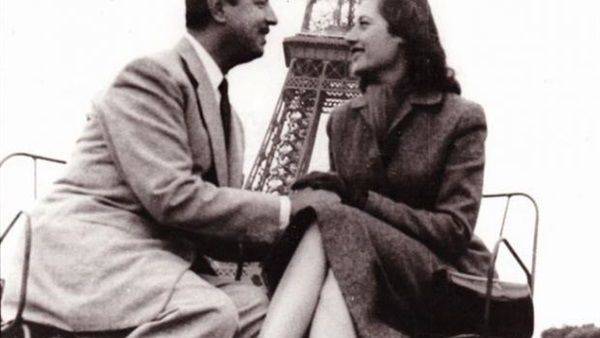 صورة لاتنسى| معاناة أنور وجدى مع المرض بجانب ليلى فوزى