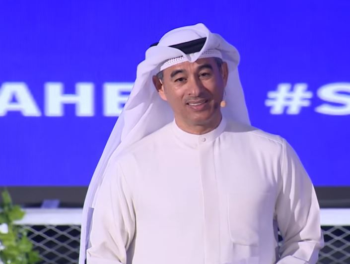 "الريادة" تشعل معركة شرسة بين رجلى الأعمال العبار والحبتور.. الأول يدعو الشباب للبخل...