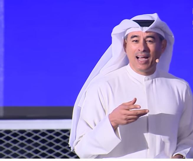 "الريادة" تشعل معركة شرسة بين رجلى الأعمال العبار والحبتور.. الأول يدعو الشباب للبخل...