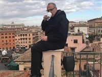 بالصور.. قصة المسافر رقم 150 الناجي من تحطم الطائرة الأثيوبية