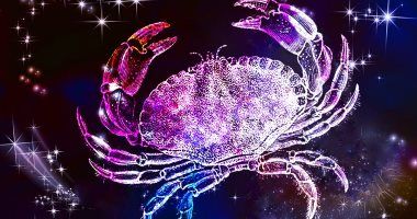 حظك اليوم الاثنين 25/3/2019 برج السرطان على الصعيد المهنى والعاطفى والصحى.. مفاجأة سارة فى الطريق...