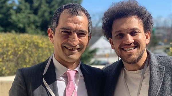 عمرو واكد في الكونجرس الأمريكي مع جو تيوب