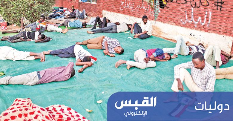 السودان: خلافات الجنرالات والمحتجّين تهدِّد «الانتقالية»