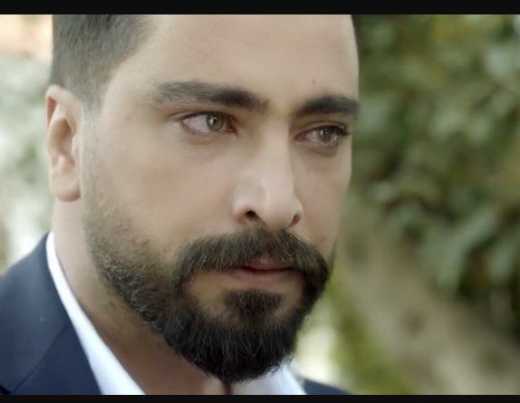 الجمهور غاضب من نادين نسيب نجيم بعد صفعها معتصم النهار في "خمسة ‏ونص"..بالفيديو‏