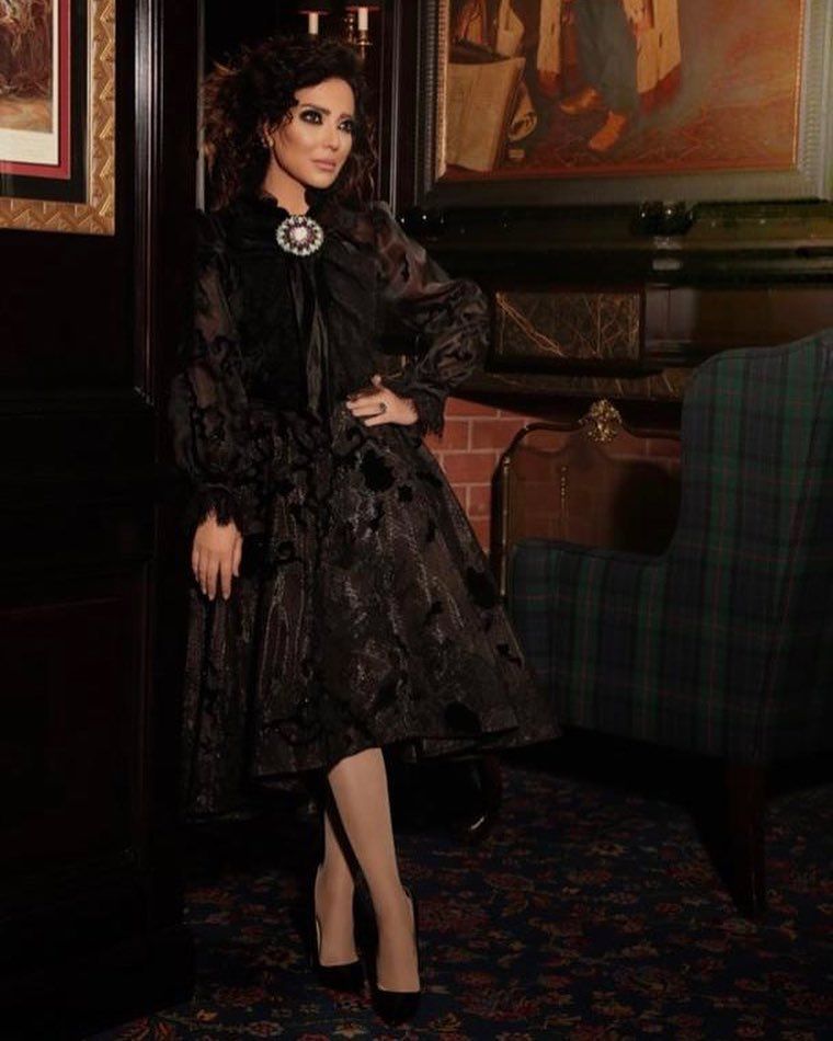 ضد اعتزال أمل عرفة..الجمهور مصدوم من قرار النجمة السورية ويطالبها بالتراجع