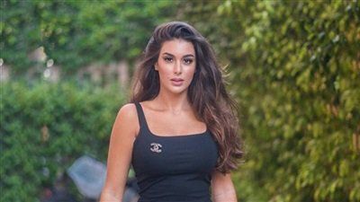 شاهد.. ياسمين صبري تستجم على البحر في أمريكا