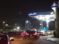 في الساعات الأولى من صباح اليوم.. زحام على محطات البنزين