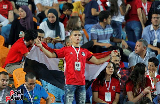 صور ..ليلة فى مدرجات الجماهير المخذولة.. الجماهير المصرية انضمت لمدرجات نيجيريا بعد هزيمتنا من جنوب...