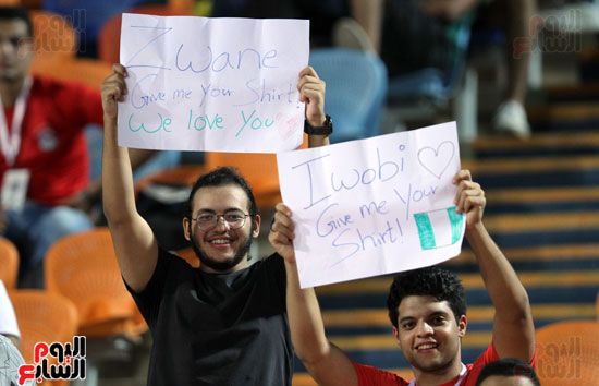 صور ..ليلة فى مدرجات الجماهير المخذولة.. الجماهير المصرية انضمت لمدرجات نيجيريا بعد هزيمتنا من جنوب...