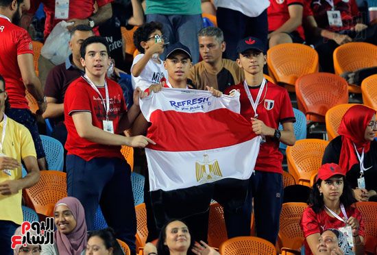 صور ..ليلة فى مدرجات الجماهير المخذولة.. الجماهير المصرية انضمت لمدرجات نيجيريا بعد هزيمتنا من جنوب...