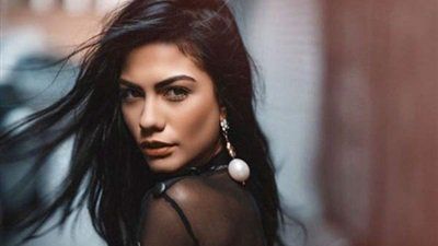 شاهد.. التركية ديميت أوزدمير ترقص على أغنية لا لا