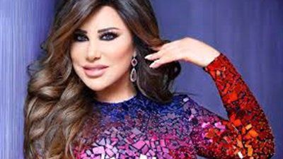 بعباءة زيتي.. نجوى كرم تتألق في الرياض