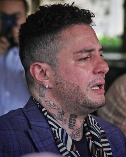 أحمد عز يهاجم أحد متابعيه بسبب ابن الفيشاوي