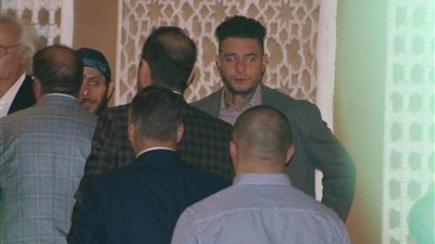 شاهد.. إيمي سمير غانم وحسن الرداد في عزاء فاروق الفيشاوي