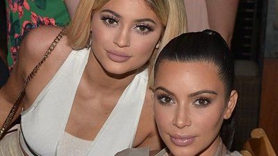 حصدت 3 ملايين إعجاب.. شاهد أحدث صورة لـ كيم كارداشيان وكايلي جينر