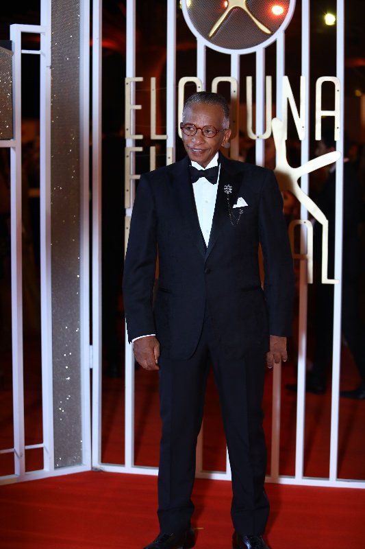 أحمد السقا يعود إلى زوجته وهكذا عبر عن رومانسيته معها بحفل مهرجان الجونة