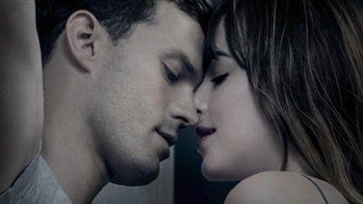 بسبب مشاهد العري والإثارة.. والد داكوتا جونسون: لم أتحمل مشاهدة ابنتي في فيلم Fifty shades of grey
