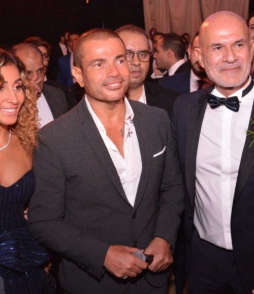 عمرو دياب ودينا الشربيني نجما حفلي زفاف نجل هاني شاكر وشقيقة ملك قورة..بالفيديو