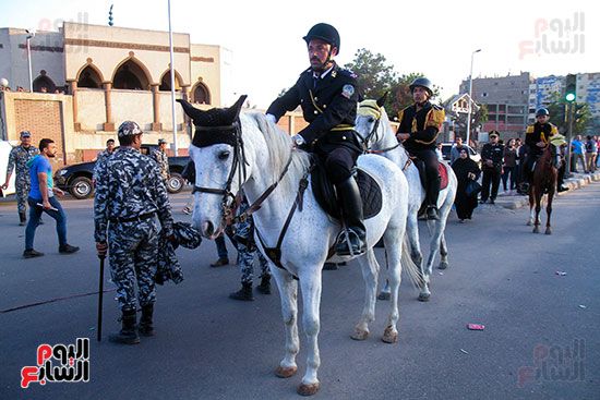 فيديو وصور.. الطرق الصوفية تحتفل بالمولد النبوى بموكب ضخم ضم الآلاف.. الموكب تحرك من مسجد الجعفرى...