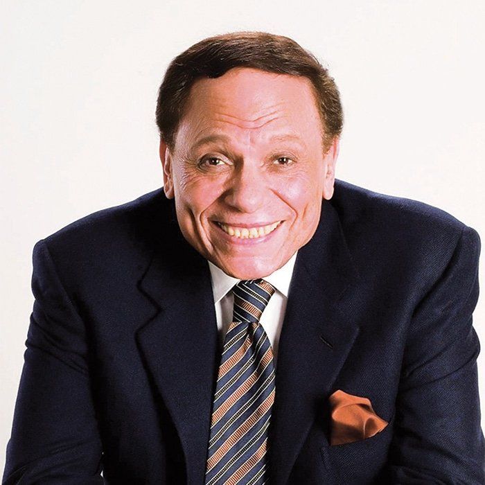 نجوم لم يتوقع الجمهور غيابهم عن عزاء وجنازة هيثم أحمد زكي..أبرزهم عادل إمام