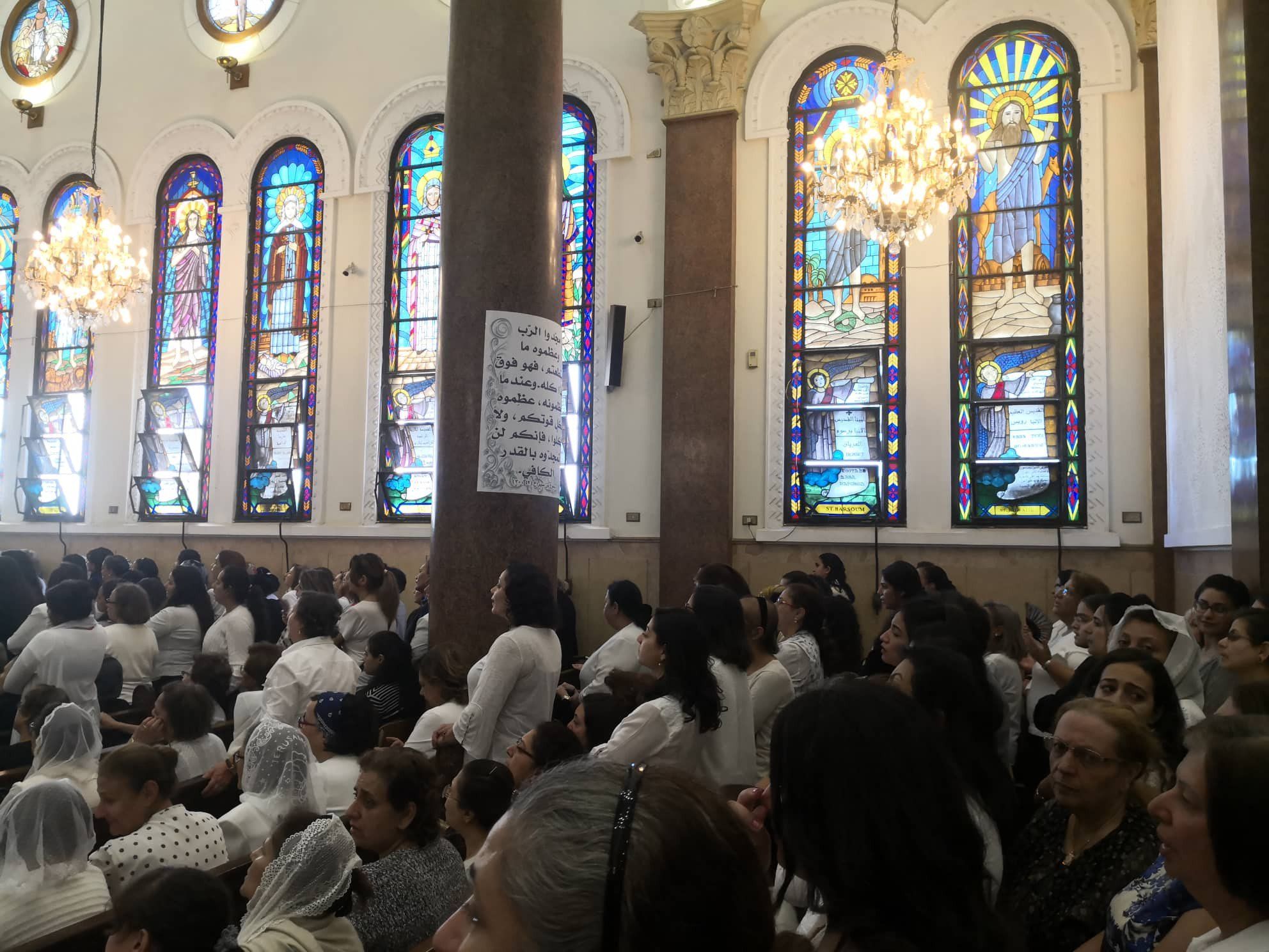 فيديو وصور .. أحزان ودموع فى جنازة تاسونى أنجيل بالإسكندرية