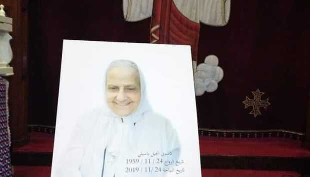 فيديو وصور .. أحزان ودموع فى جنازة تاسونى أنجيل بالإسكندرية