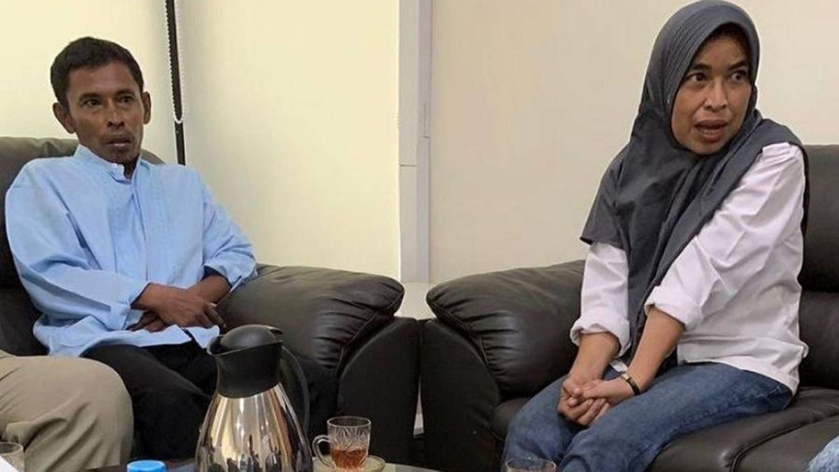 شابة سعودية تلتقي بوالدتها الإندونيسية لأول مرة بعد 20 عاماً من الفراق