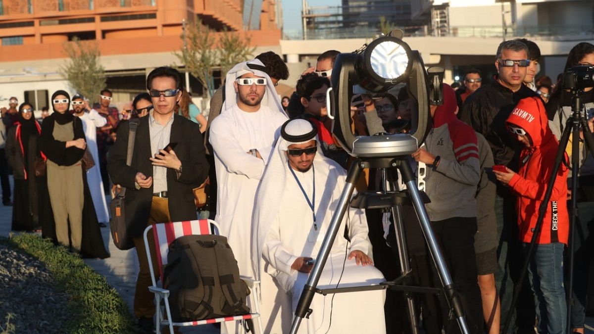 ”حلقة النار“.. العالم يوثق ”كسوف الشمس الحلقي“ النادر (صور وفيديو)