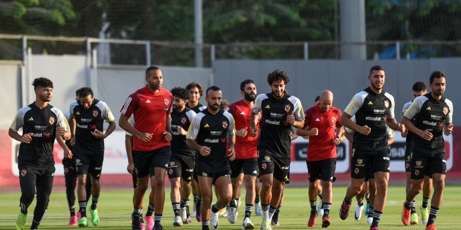 استعدادا لمواجهة اتحاد العاصمة.. تدريبات خفيفة للاعبي الأهلي في فندق الإقامة بمدينة الطائف