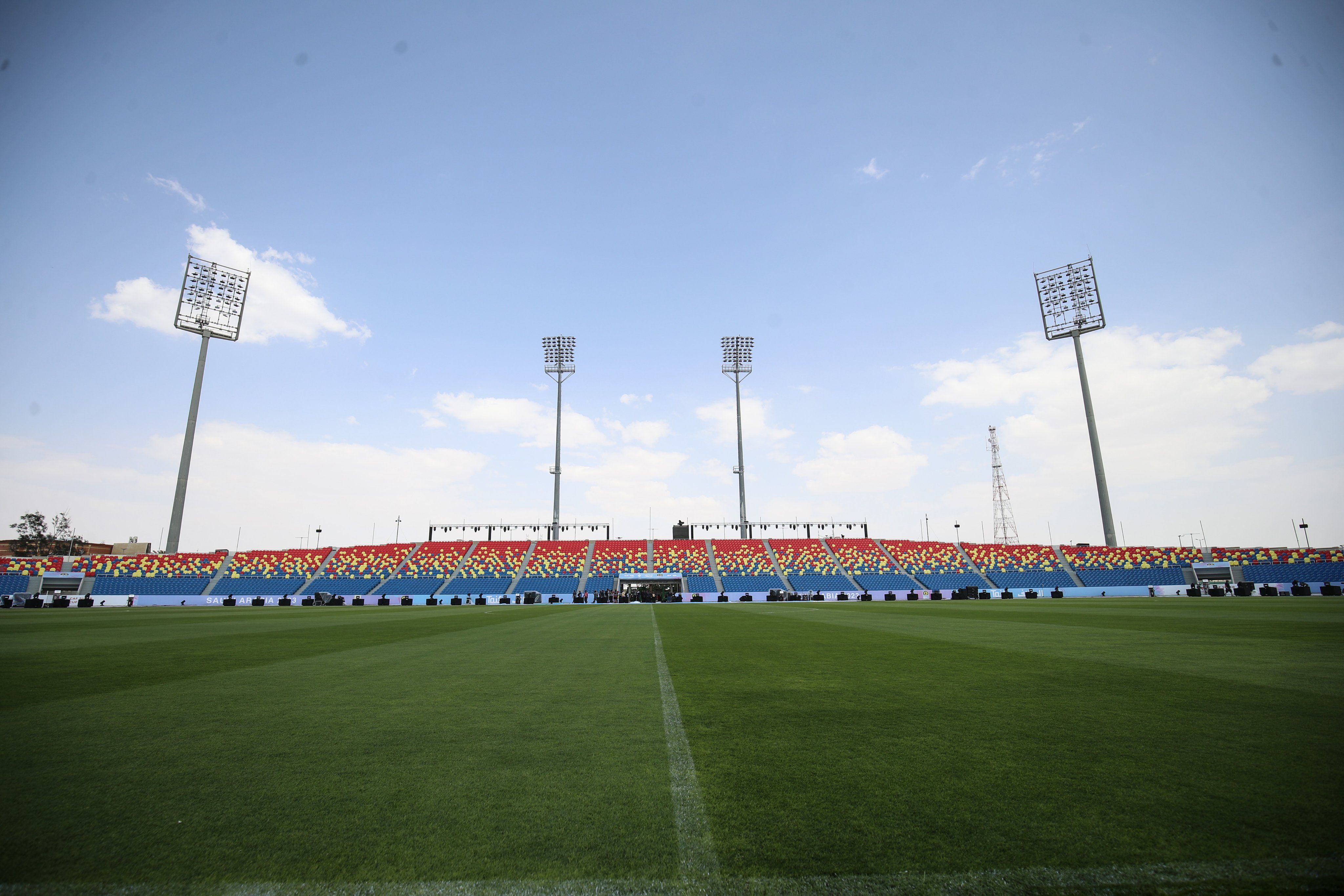ملعب مباراة السوبر الأفريقى جاهز لاستقبال الأهلي واتحاد العاصمة.. صور