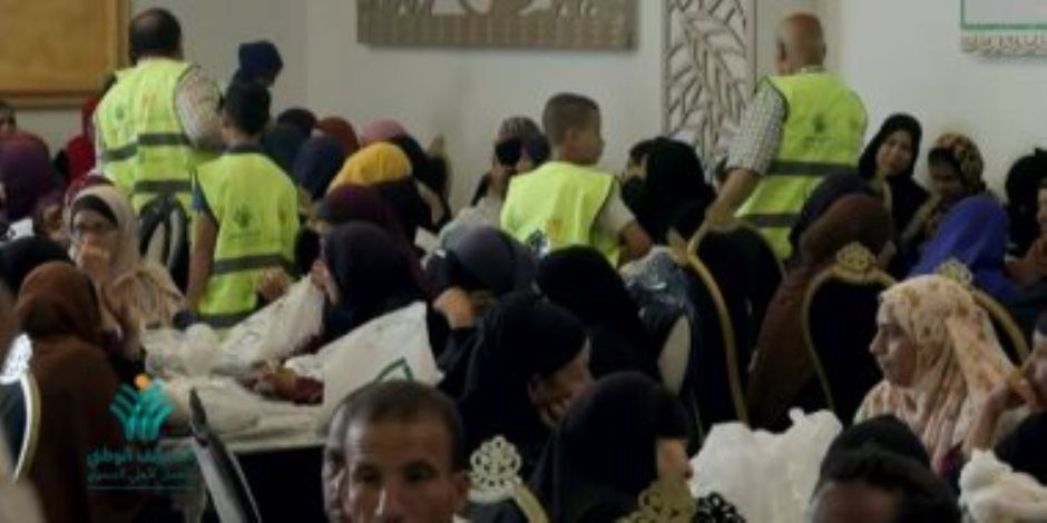 التحالف الوطنى يوزع 500 كرتونة مواد غذائية وطن لحوم ضمن "أسبوع الخير" ببنى سويف