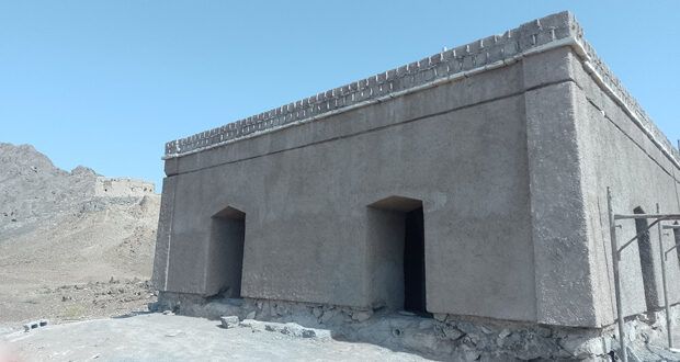 تواصل الجهود لترميم مساجد العباد بمقبرة الأئمة بولاية نـزوى